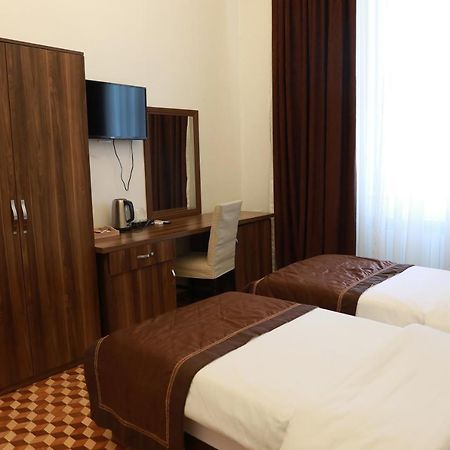 Malakan Hotel Bakoe Buitenkant foto