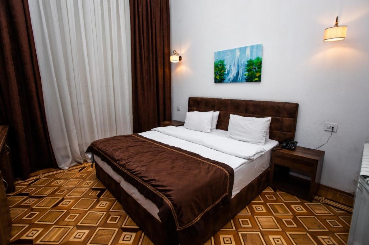 Malakan Hotel Bakoe Buitenkant foto